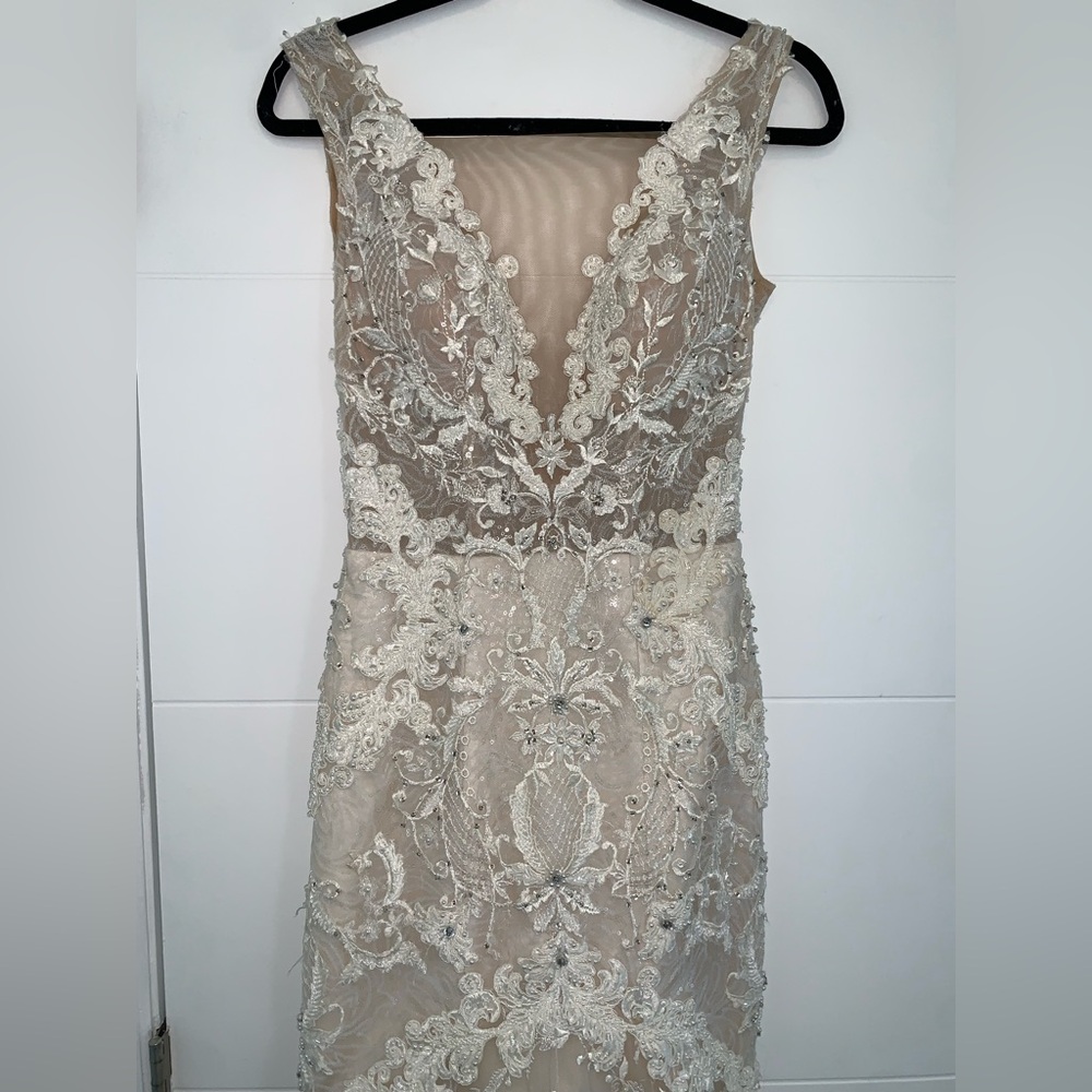 Milla Nova Briana Wedding Gown Lace 36 - Picture 11 of 13